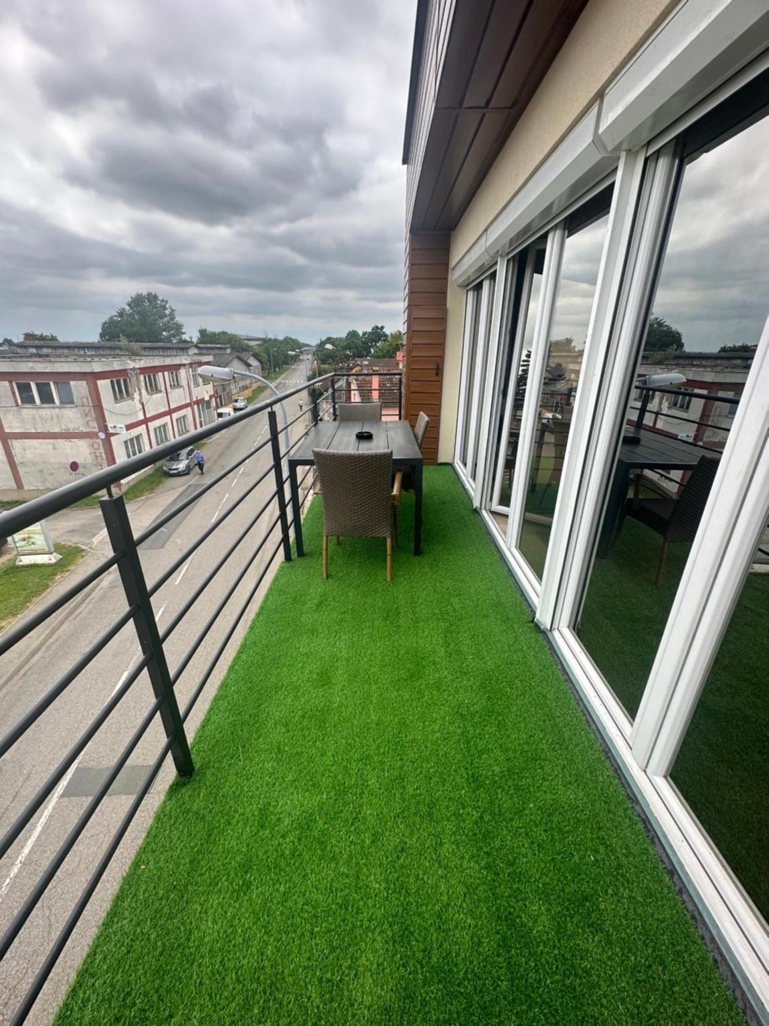 Gradiska Apartamento Exterior foto