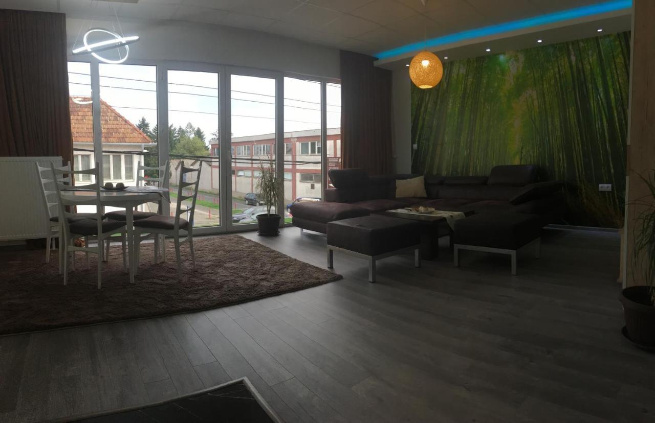 Gradiska Apartamento Exterior foto
