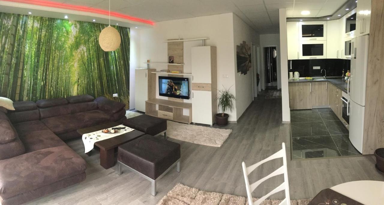 Gradiska Apartamento Exterior foto
