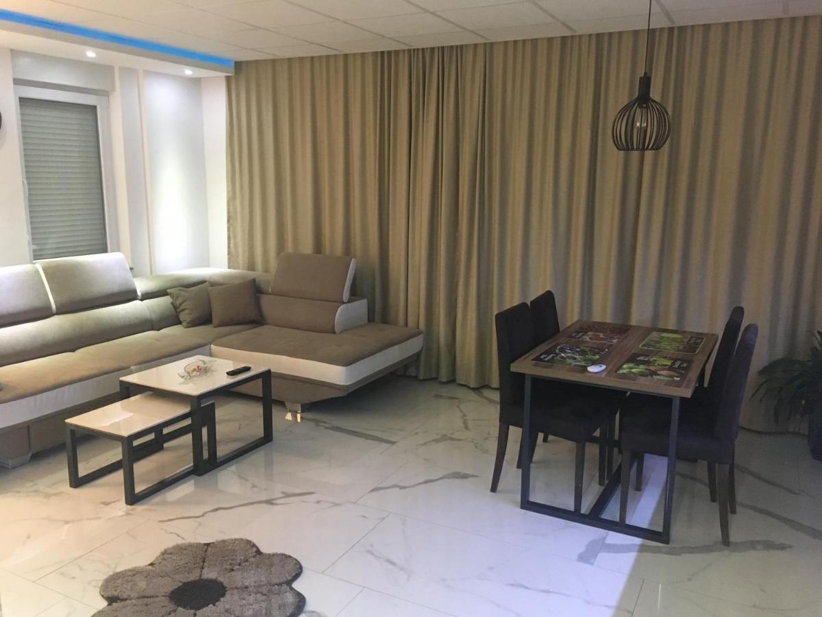 Gradiska Apartamento Exterior foto